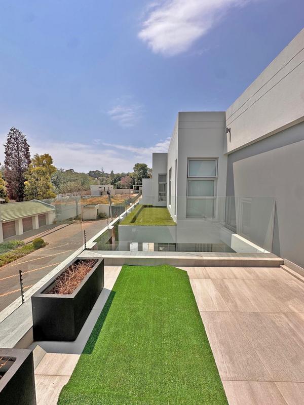 To Let 4 Bedroom Property for Rent in Bryanston Gauteng