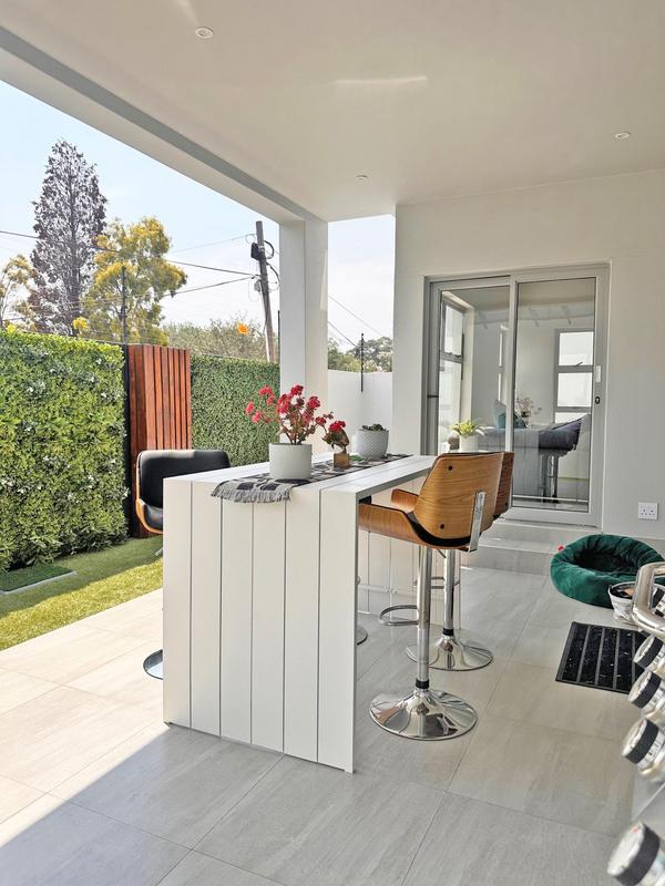 To Let 4 Bedroom Property for Rent in Bryanston Gauteng