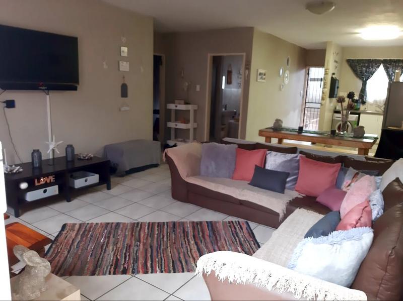 To Let 2 Bedroom Property for Rent in Strubenvale Gauteng