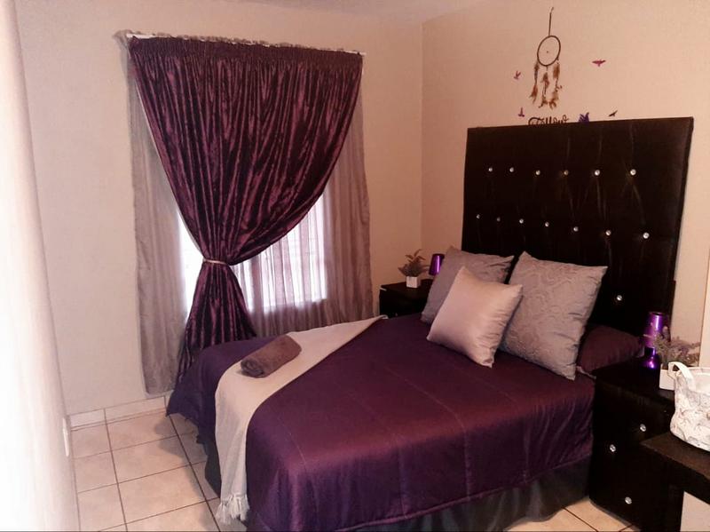 To Let 2 Bedroom Property for Rent in Strubenvale Gauteng