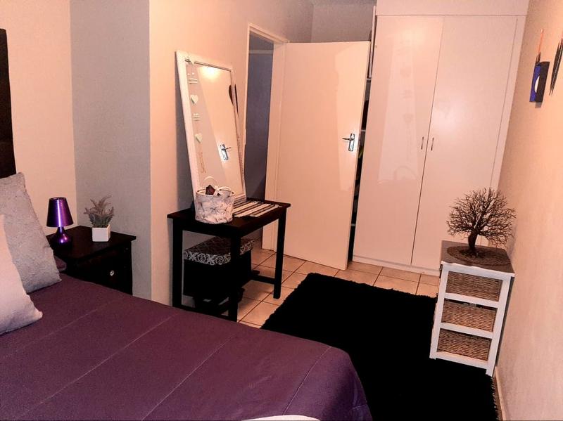 To Let 2 Bedroom Property for Rent in Strubenvale Gauteng
