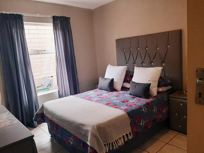 To Let 2 Bedroom Property for Rent in Strubenvale Gauteng