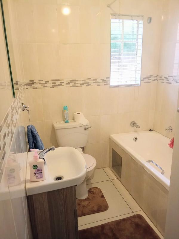 2 Bedroom Property for Sale in Noordwyk Gauteng