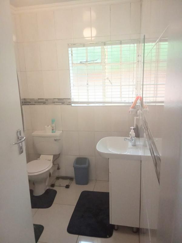 2 Bedroom Property for Sale in Noordwyk Gauteng