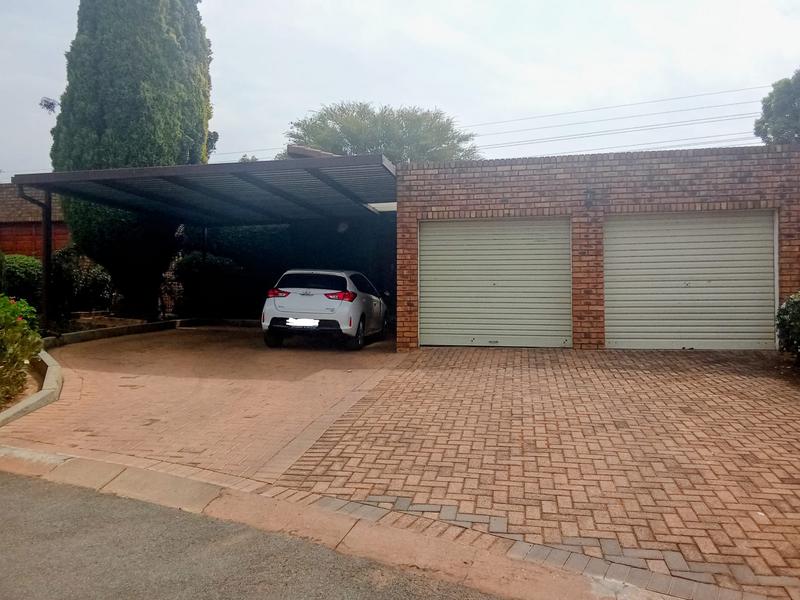 2 Bedroom Property for Sale in Noordwyk Gauteng