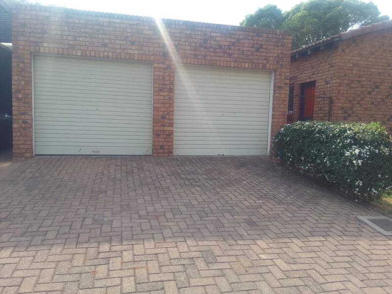 2 Bedroom Property for Sale in Noordwyk Gauteng