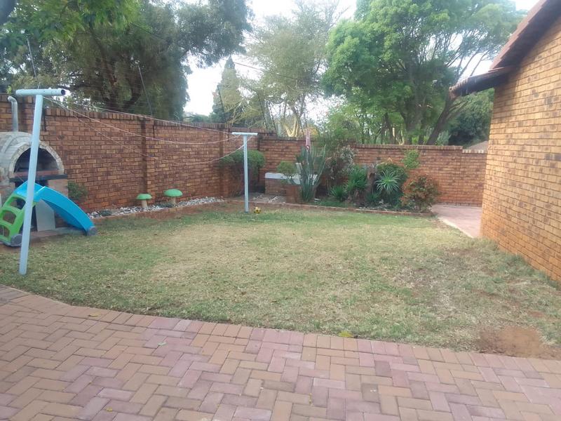 2 Bedroom Property for Sale in Noordwyk Gauteng