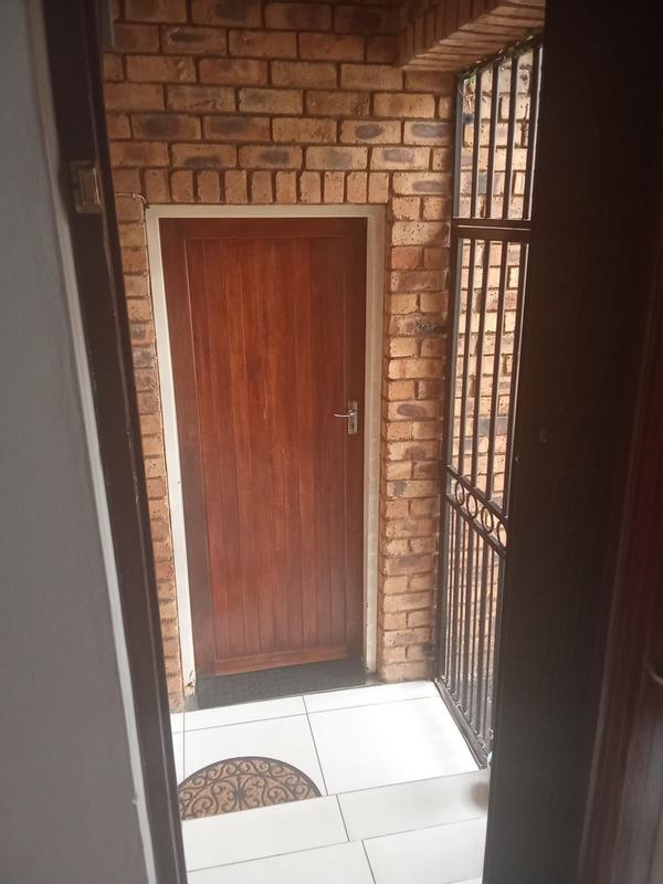 2 Bedroom Property for Sale in Noordwyk Gauteng