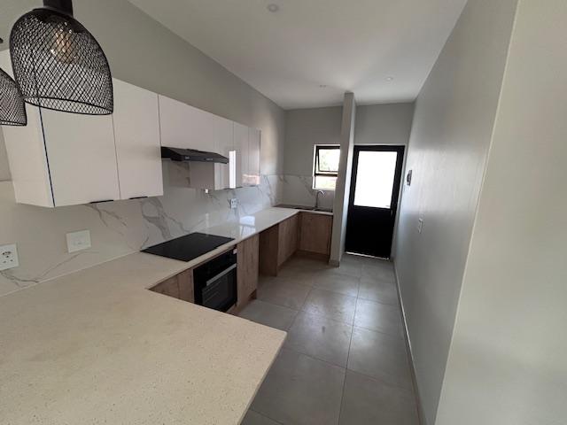 2 Bedroom Property for Sale in Faerie Glen Gauteng