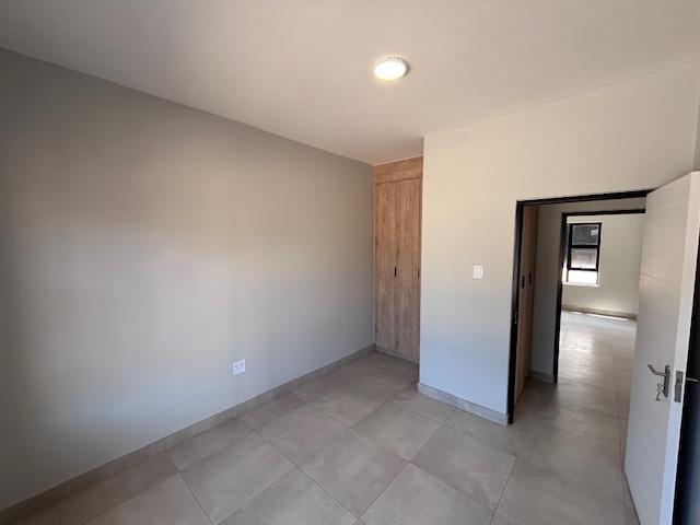 2 Bedroom Property for Sale in Faerie Glen Gauteng