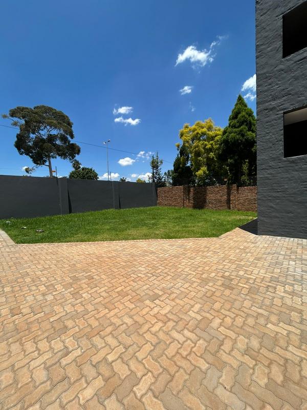 2 Bedroom Property for Sale in Faerie Glen Gauteng