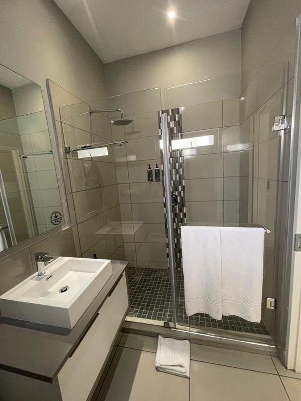 To Let 2 Bedroom Property for Rent in Rosebank Gauteng