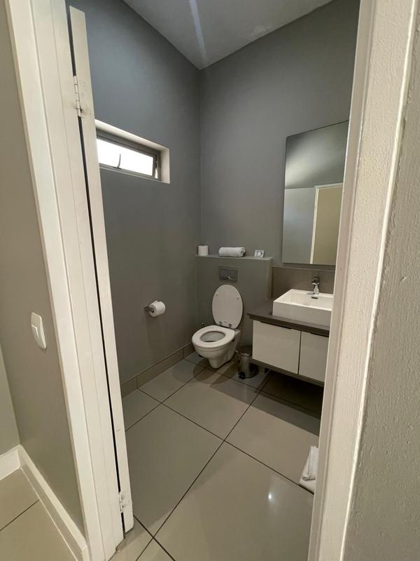 To Let 2 Bedroom Property for Rent in Rosebank Gauteng