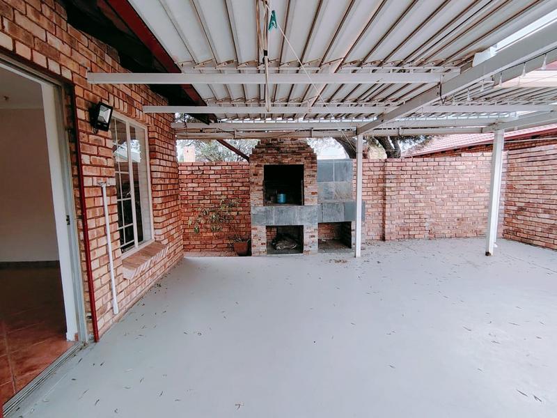 3 Bedroom Property for Sale in Wierdaglen Estate Gauteng