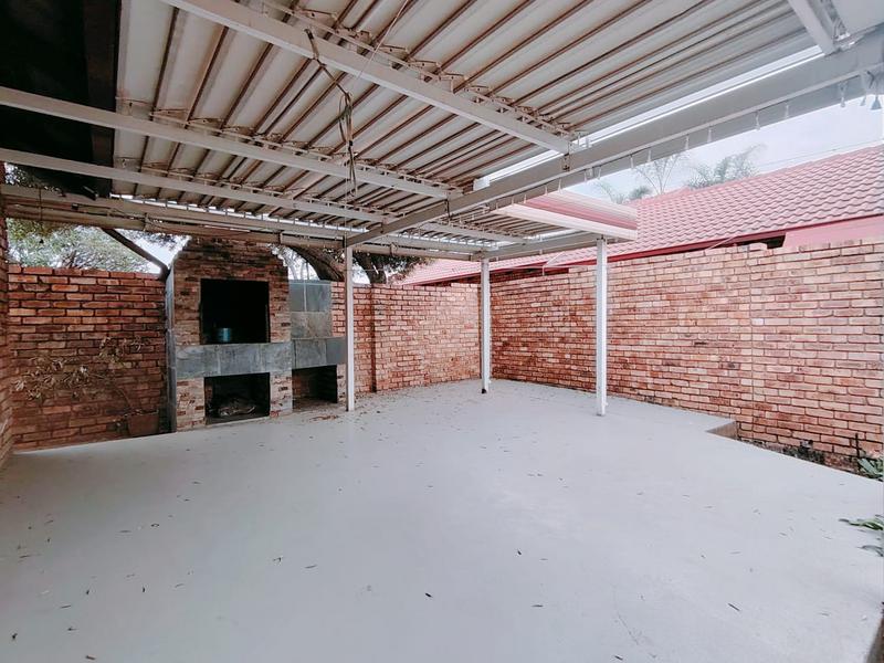 3 Bedroom Property for Sale in Wierdaglen Estate Gauteng