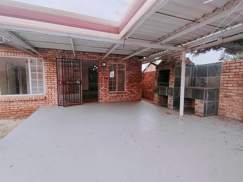 3 Bedroom Property for Sale in Wierdaglen Estate Gauteng
