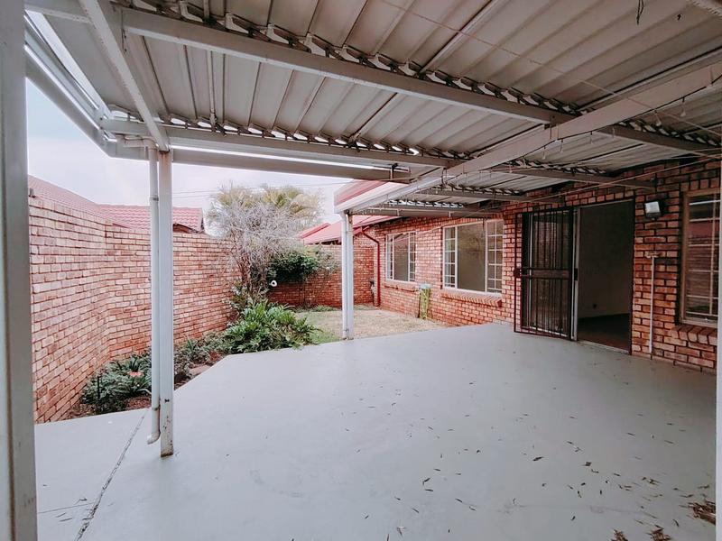 3 Bedroom Property for Sale in Wierdaglen Estate Gauteng