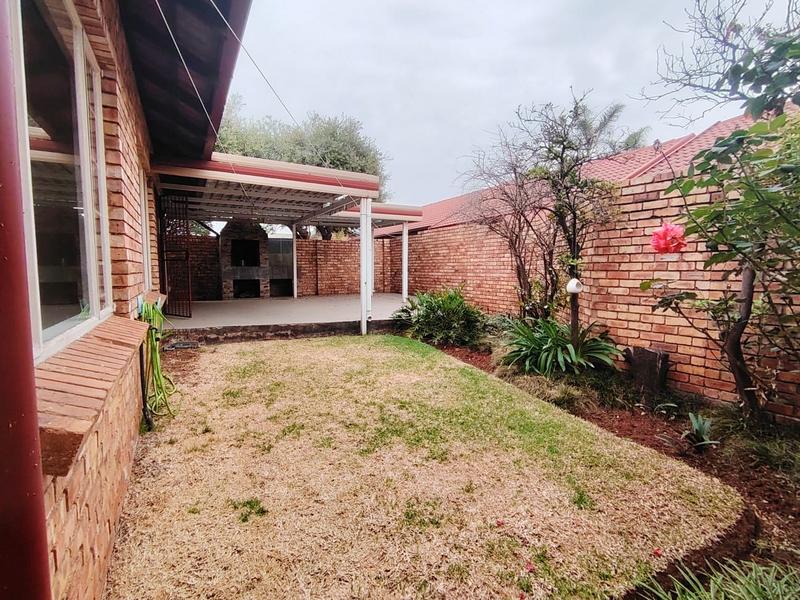 3 Bedroom Property for Sale in Wierdaglen Estate Gauteng