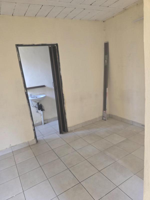 To Let 1 Bedroom Property for Rent in Ebony Park Gauteng