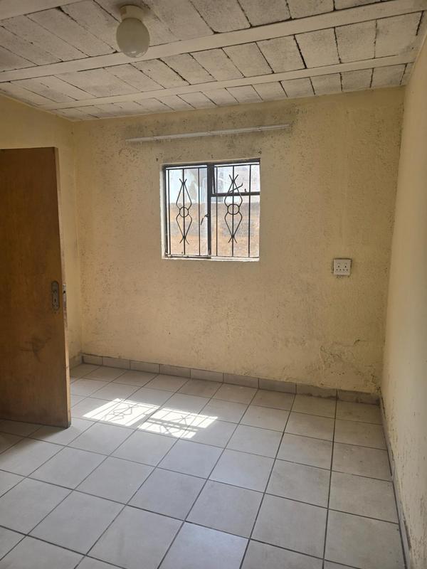 To Let 1 Bedroom Property for Rent in Ebony Park Gauteng
