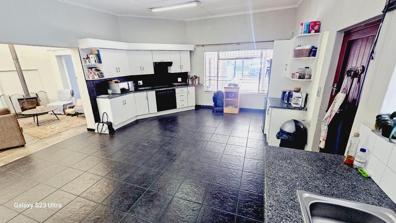 4 Bedroom Property for Sale in Verwoerdpark Gauteng