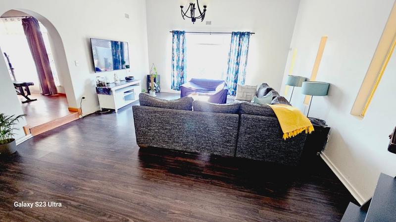 4 Bedroom Property for Sale in Verwoerdpark Gauteng