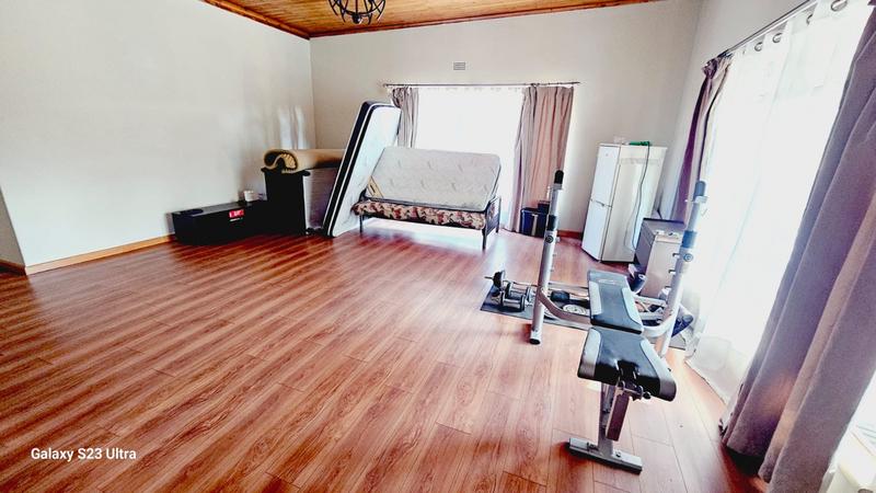 4 Bedroom Property for Sale in Verwoerdpark Gauteng
