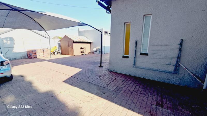 4 Bedroom Property for Sale in Verwoerdpark Gauteng