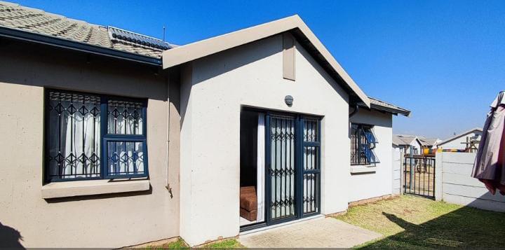 3 Bedroom Property for Sale in Albertsdal Gauteng