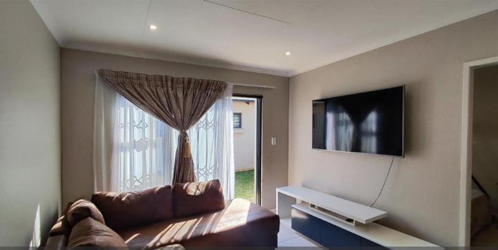 3 Bedroom Property for Sale in Albertsdal Gauteng