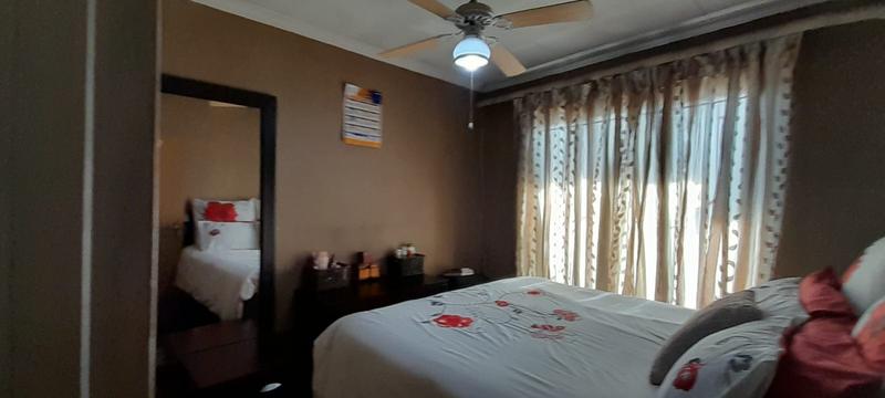 3 Bedroom Property for Sale in Roodekop Gauteng