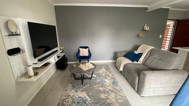 To Let 1 Bedroom Property for Rent in Modderfontein Gauteng
