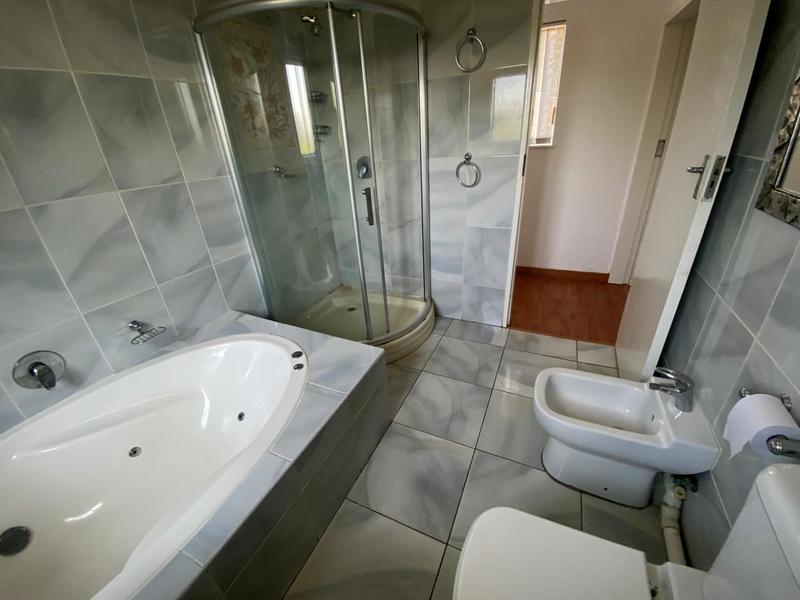 To Let 1 Bedroom Property for Rent in Fairland Gauteng