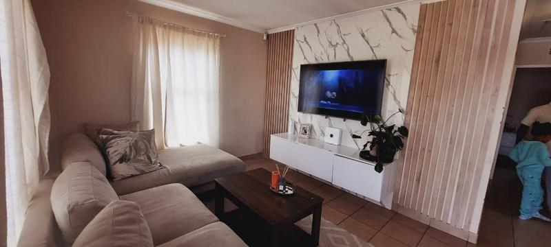 3 Bedroom Property for Sale in Olievenhoutbosch Gauteng