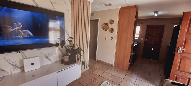 3 Bedroom Property for Sale in Olievenhoutbosch Gauteng