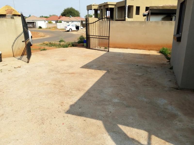2 Bedroom Property for Sale in Dawn Park Gauteng