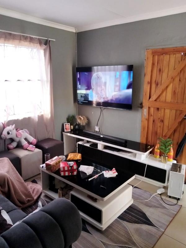 2 Bedroom Property for Sale in Dawn Park Gauteng