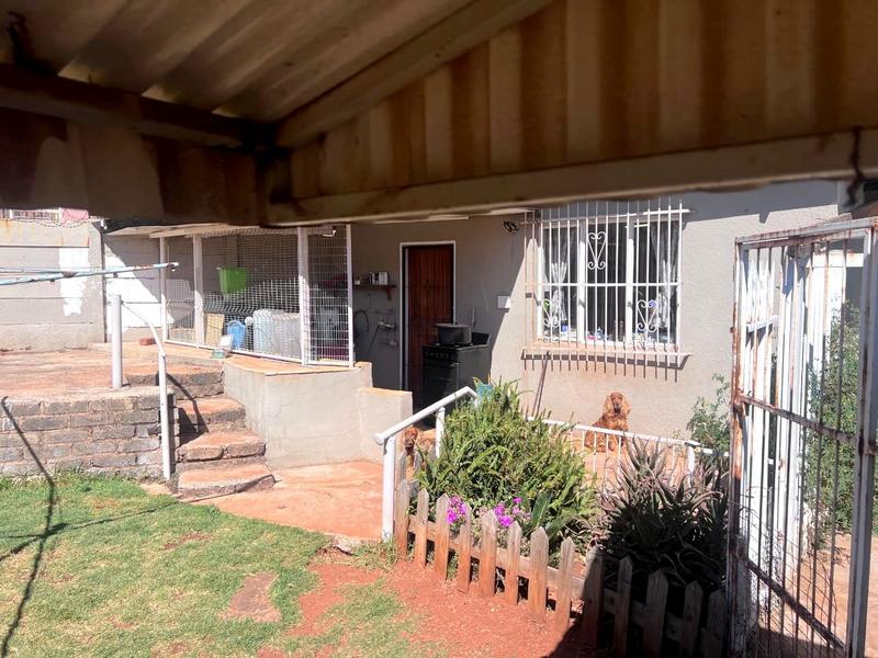 3 Bedroom Property for Sale in Roodekrans Gauteng