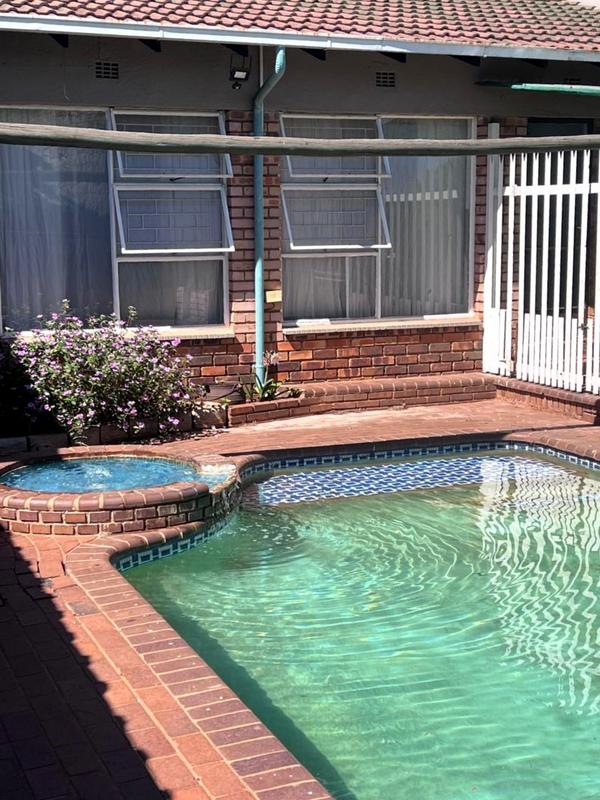 3 Bedroom Property for Sale in Roodekrans Gauteng