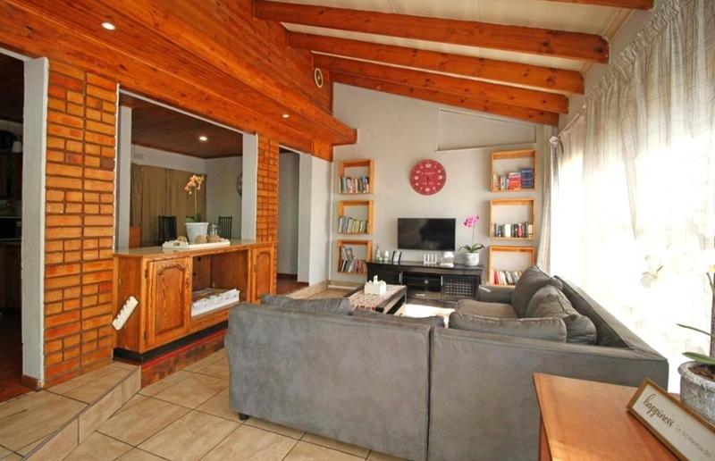 3 Bedroom Property for Sale in Roodekrans Gauteng