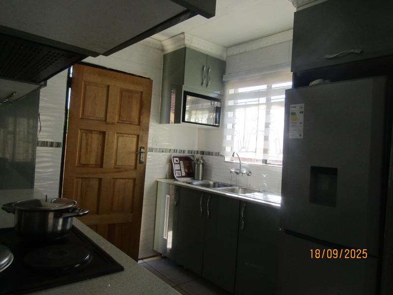To Let 3 Bedroom Property for Rent in Dawn Park Gauteng