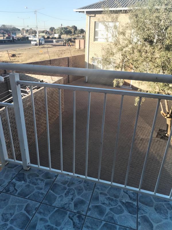 To Let 2 Bedroom Property for Rent in Krugersdorp Gauteng