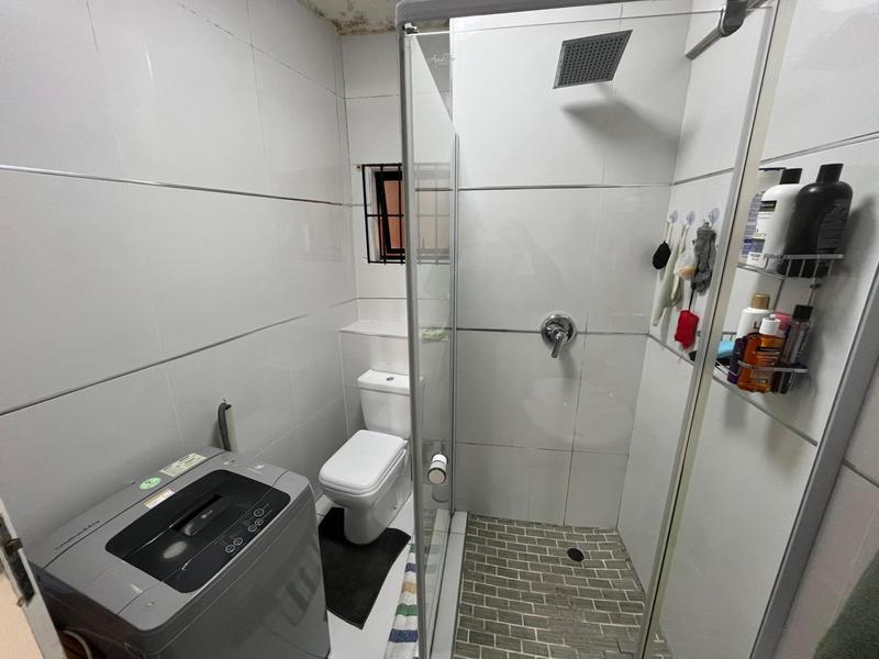 1 Bedroom Property for Sale in Milpark Gauteng