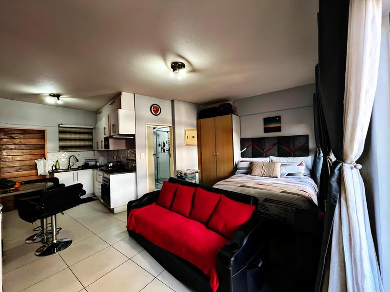 1 Bedroom Property for Sale in Milpark Gauteng