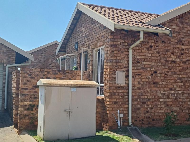To Let 2 Bedroom Property for Rent in Eldoraigne Gauteng