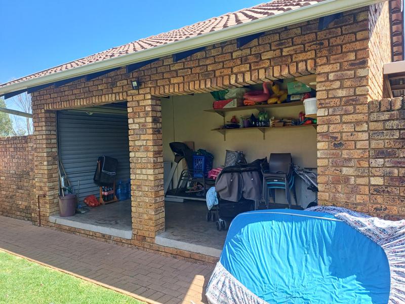To Let 2 Bedroom Property for Rent in Eldoraigne Gauteng