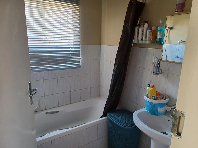 To Let 2 Bedroom Property for Rent in Eldoraigne Gauteng