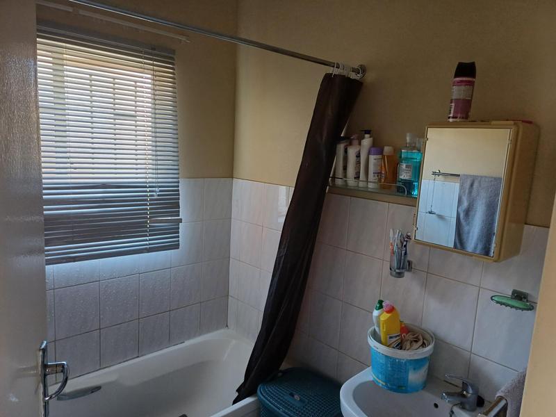 To Let 2 Bedroom Property for Rent in Eldoraigne Gauteng