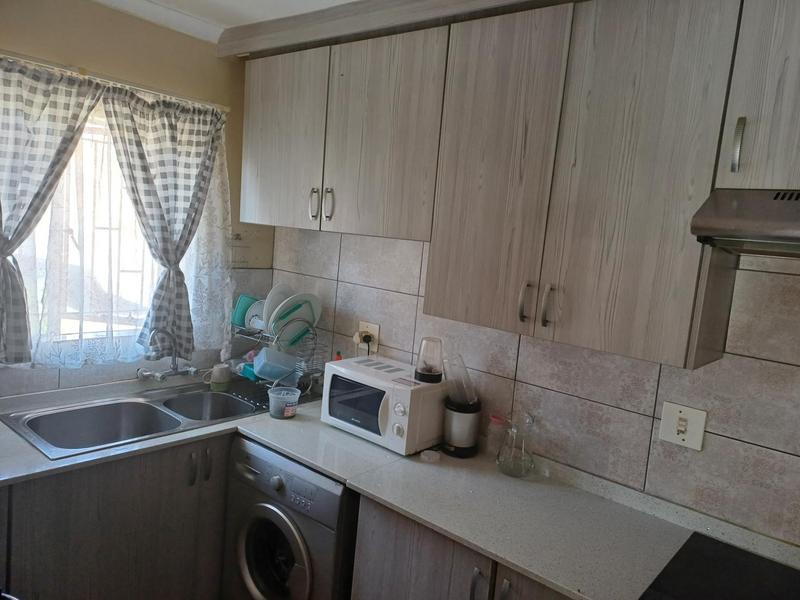 To Let 2 Bedroom Property for Rent in Eldoraigne Gauteng