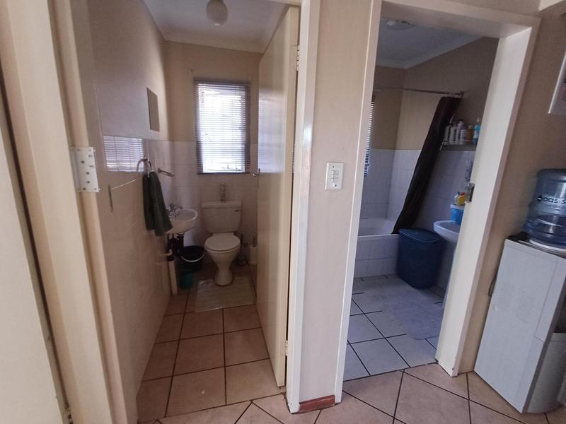 To Let 2 Bedroom Property for Rent in Eldoraigne Gauteng
